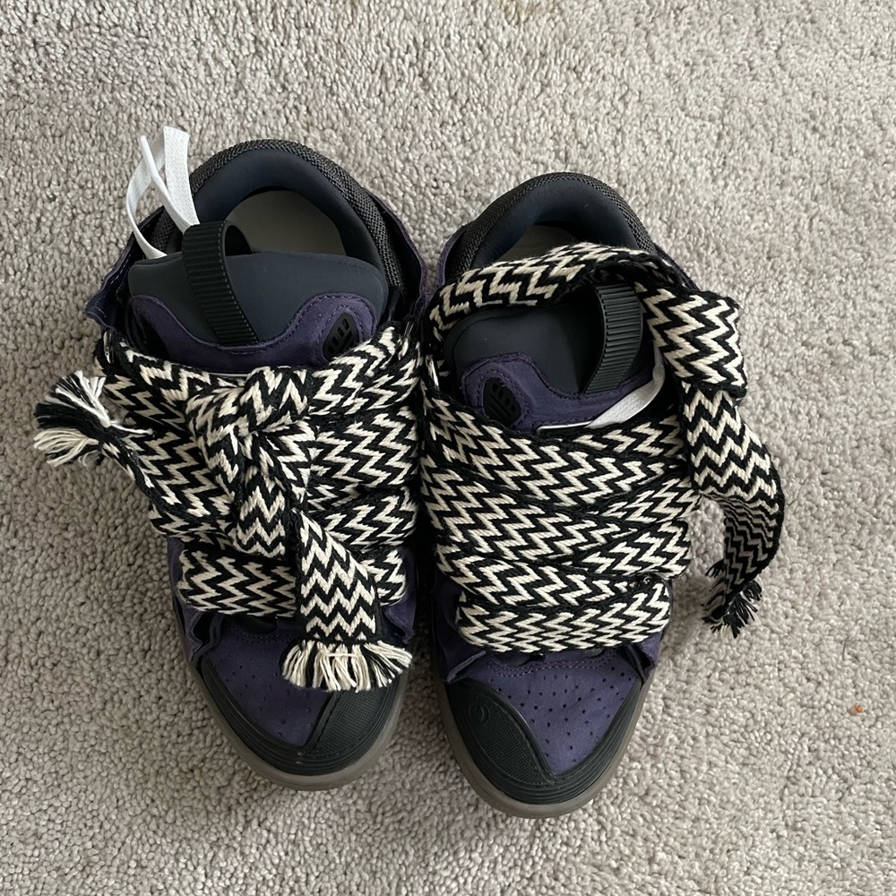 Lanvin Bateman release in excellent condition